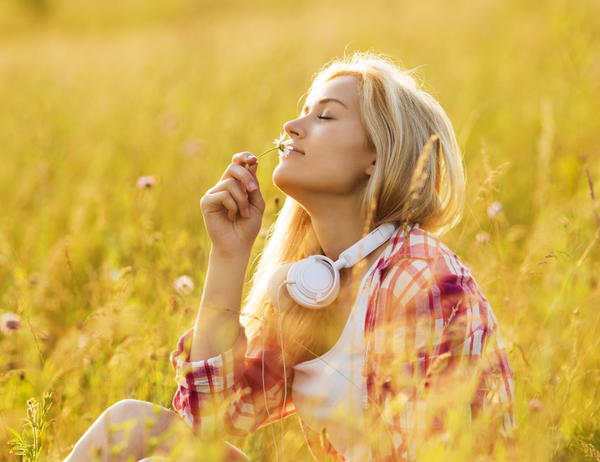 3 Ways That Scent Can Impact Your Well-Being